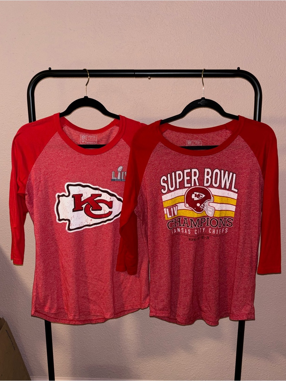 Kansas City Chiefs Red Raglan Shirt Bundlw - Super Bowl Champions